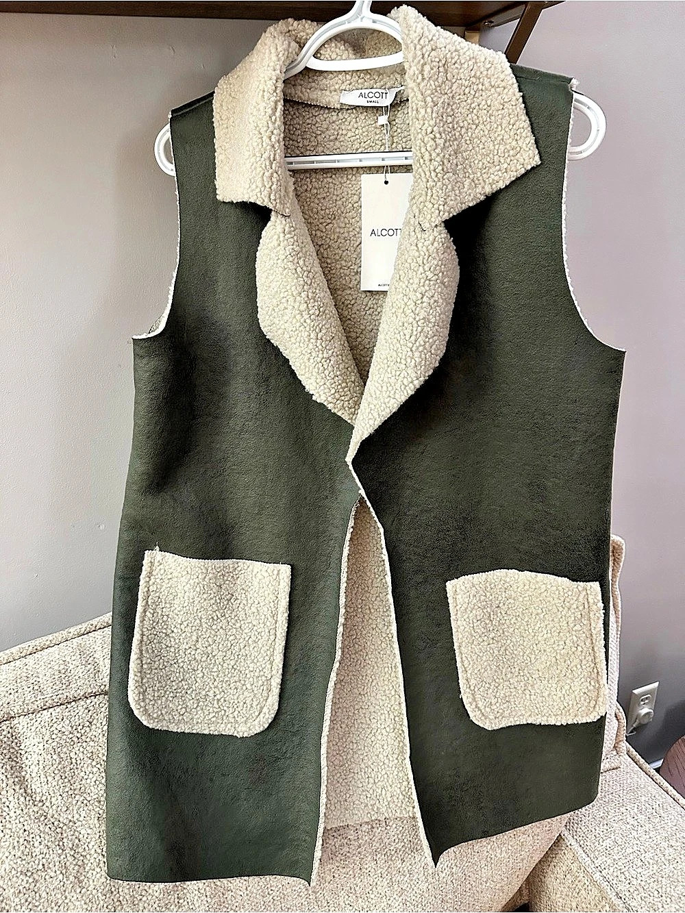 Alcott Green Sherpa Vest Sherpa Vest in Green & Cream Size Small NWT